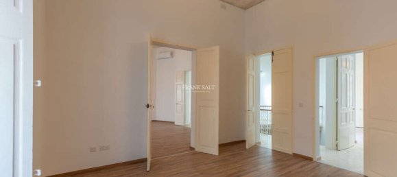 425m² Office in Sliema, Malta No. 11950 27
