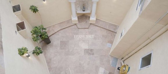 425m² Office in Sliema, Malta No. 11950 12