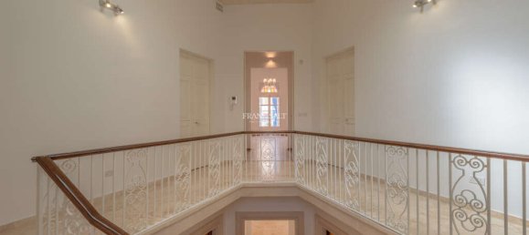 425m² Office in Sliema, Malta No. 11950 25