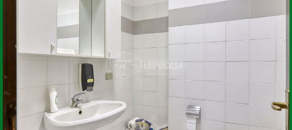 3 Schlafzimmer Wohnung in Varese, Italy, Nr. 135726 6
