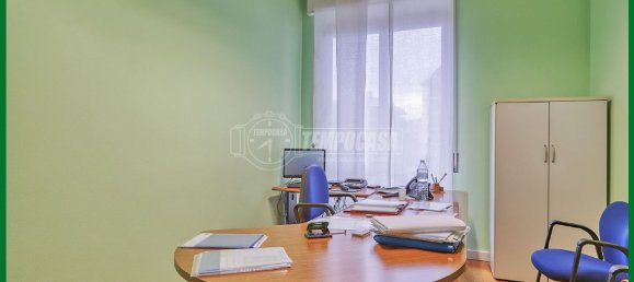 3 Schlafzimmer Wohnung in Varese, Italy, Nr. 135726 10