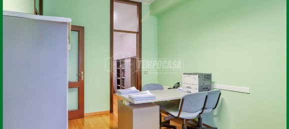 3 Schlafzimmer Wohnung in Varese, Italy, Nr. 135726 15