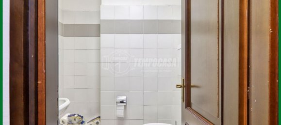 3 Schlafzimmer Wohnung in Varese, Italy, Nr. 135726 7