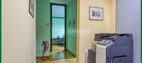 3 Schlafzimmer Wohnung in Varese, Italy, Nr. 135726 8