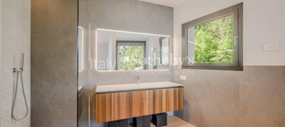 3 Schlafzimmer Villa in Gavirate, Italy, Nr. 297190 12