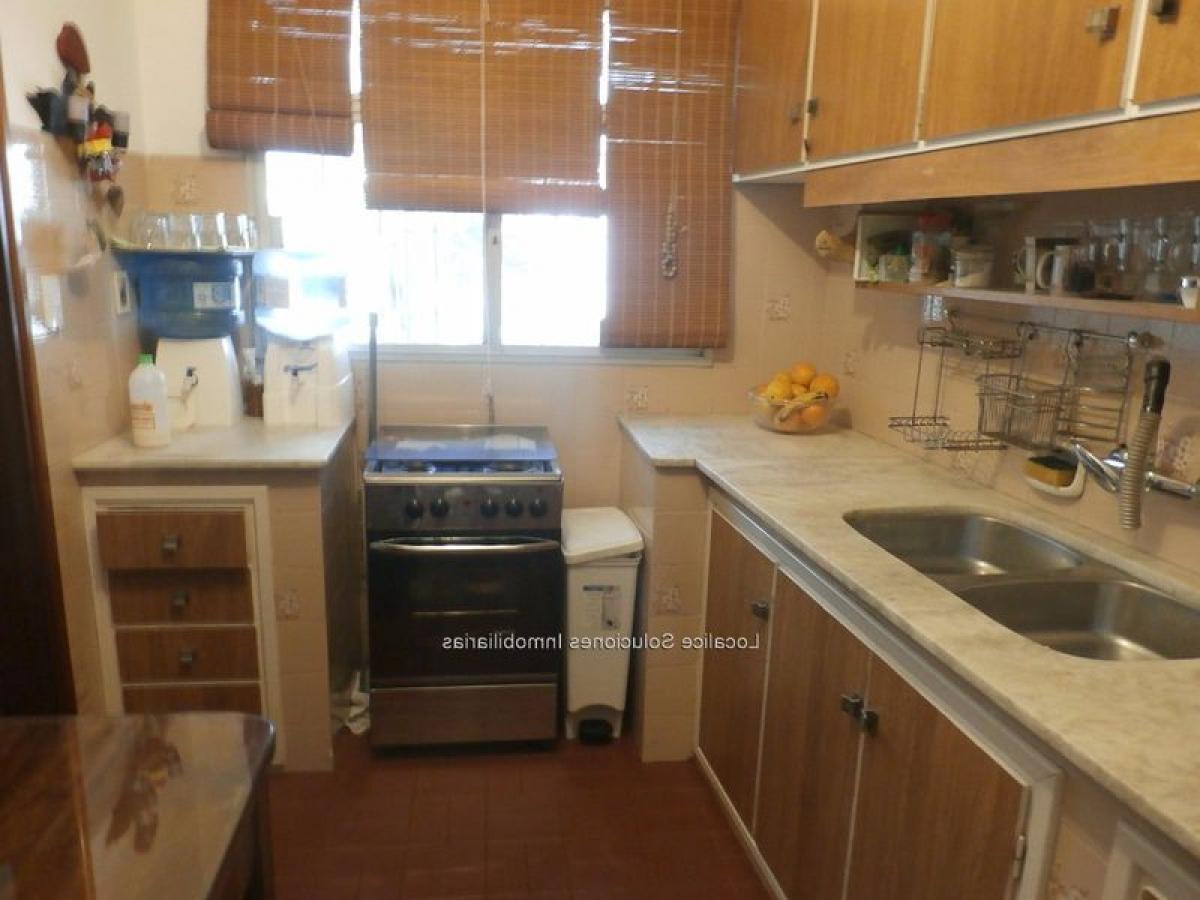 2 bedrooms House in Montevideo, Uruguay No. 12227