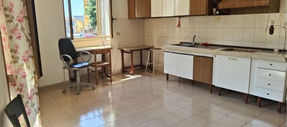 3 Schlafzimmer Wohnung in Santa Maria Capua Vetere, Italy, Nr. 335951 8