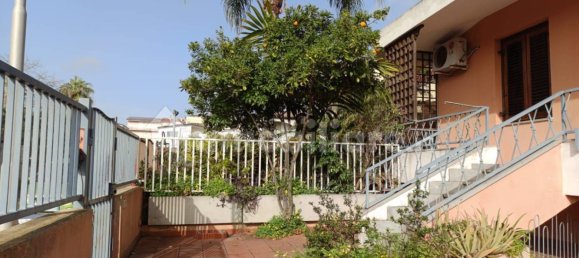 3 bedrooms House in Tortolì, Italy No. 305380 3