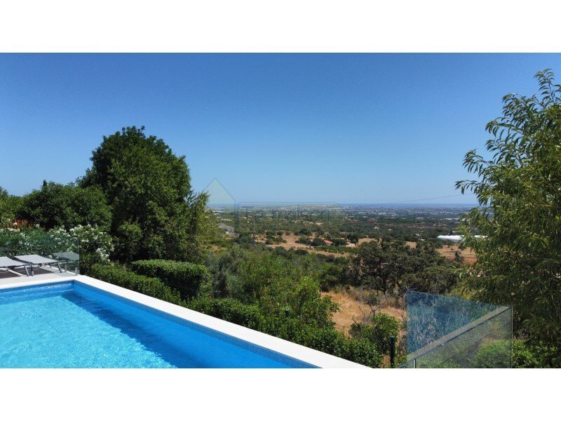 6 bedrooms Villa in Faro, Portugal No. 245138