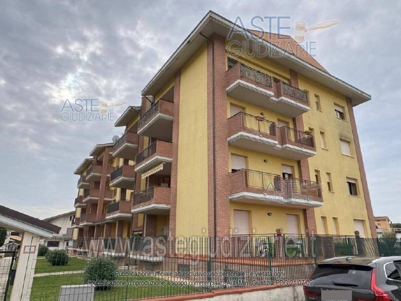 5 rooms Apartment in Corropoli, Italy No. 301409