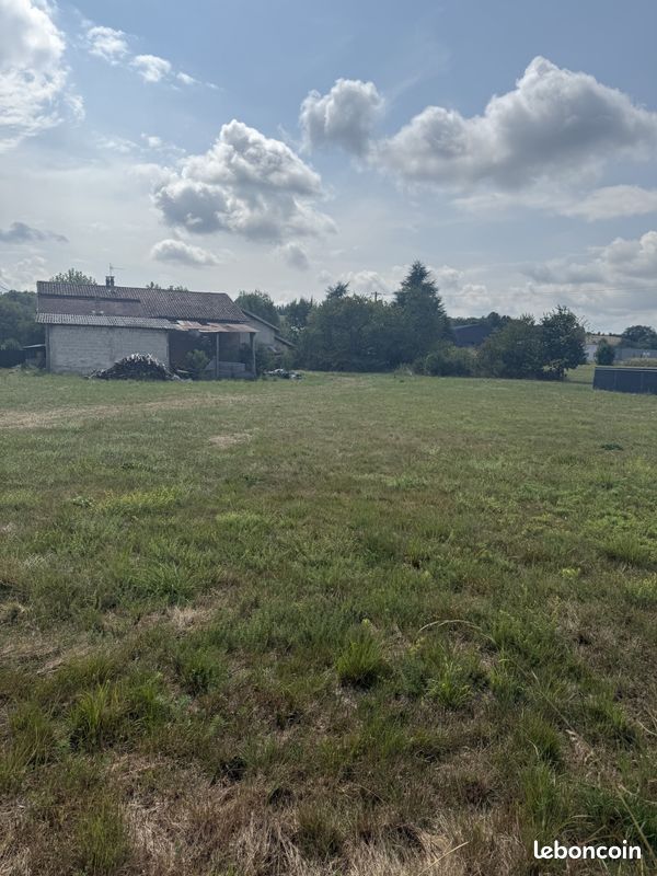 Terreno en Sainte-Blandine, France 1055 m² No. 341414