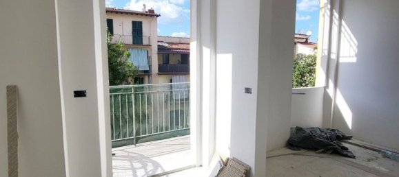3 bedrooms Apartment in Florence, Italy No. 363895 13