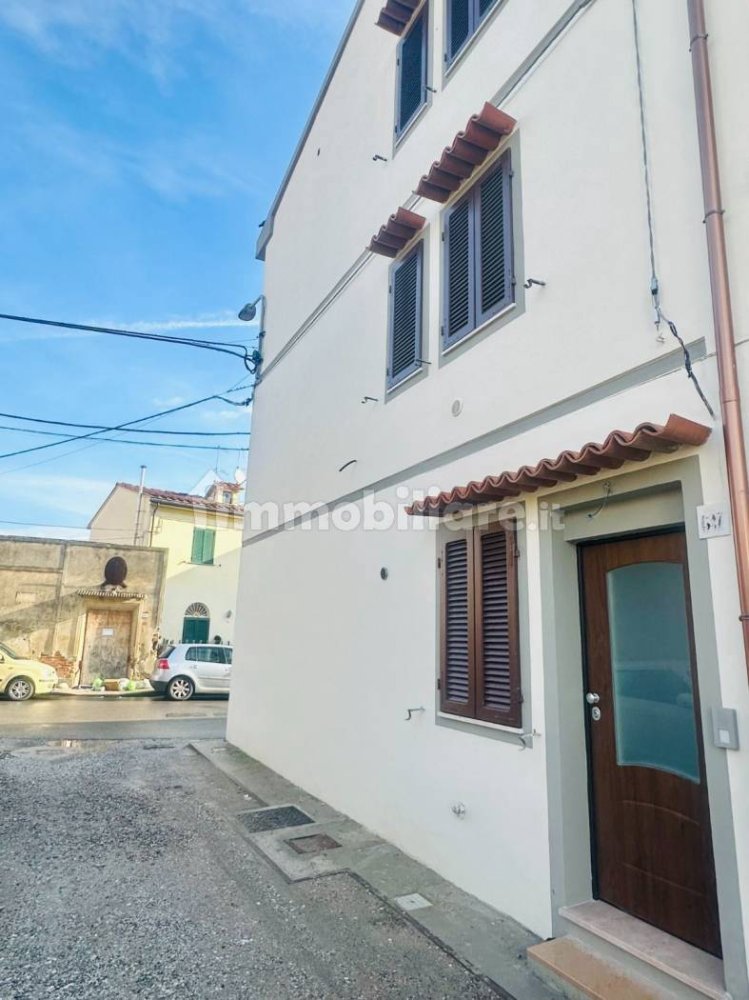 2 bedrooms House in Pisa, Italy No. 48848