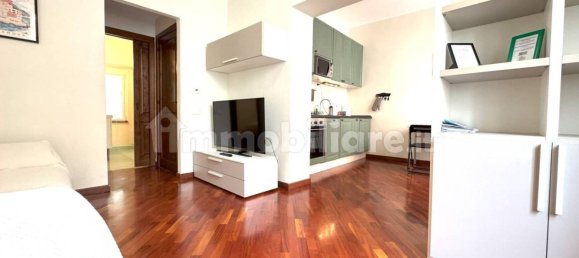 Apartamento de 1 dormitorio en Genoa, Italy No. 11694 3