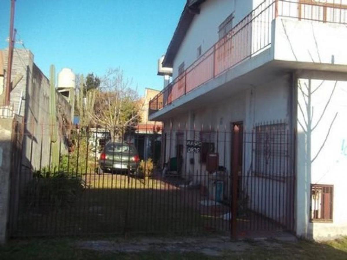 2 bedrooms House in Ituzaingo, Argentina No. 100406