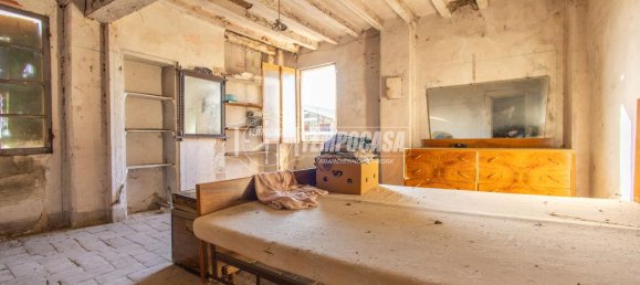 4-salle Appartement à Reggio Emilia, Italy No. 92001 15