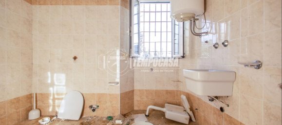 4-salle Appartement à Reggio Emilia, Italy No. 92001 9