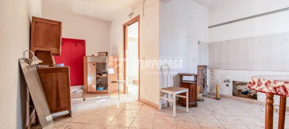 4-salle Appartement à Reggio Emilia, Italy No. 92001 3