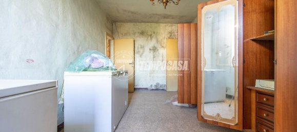 4-salle Appartement à Reggio Emilia, Italy No. 92001 14