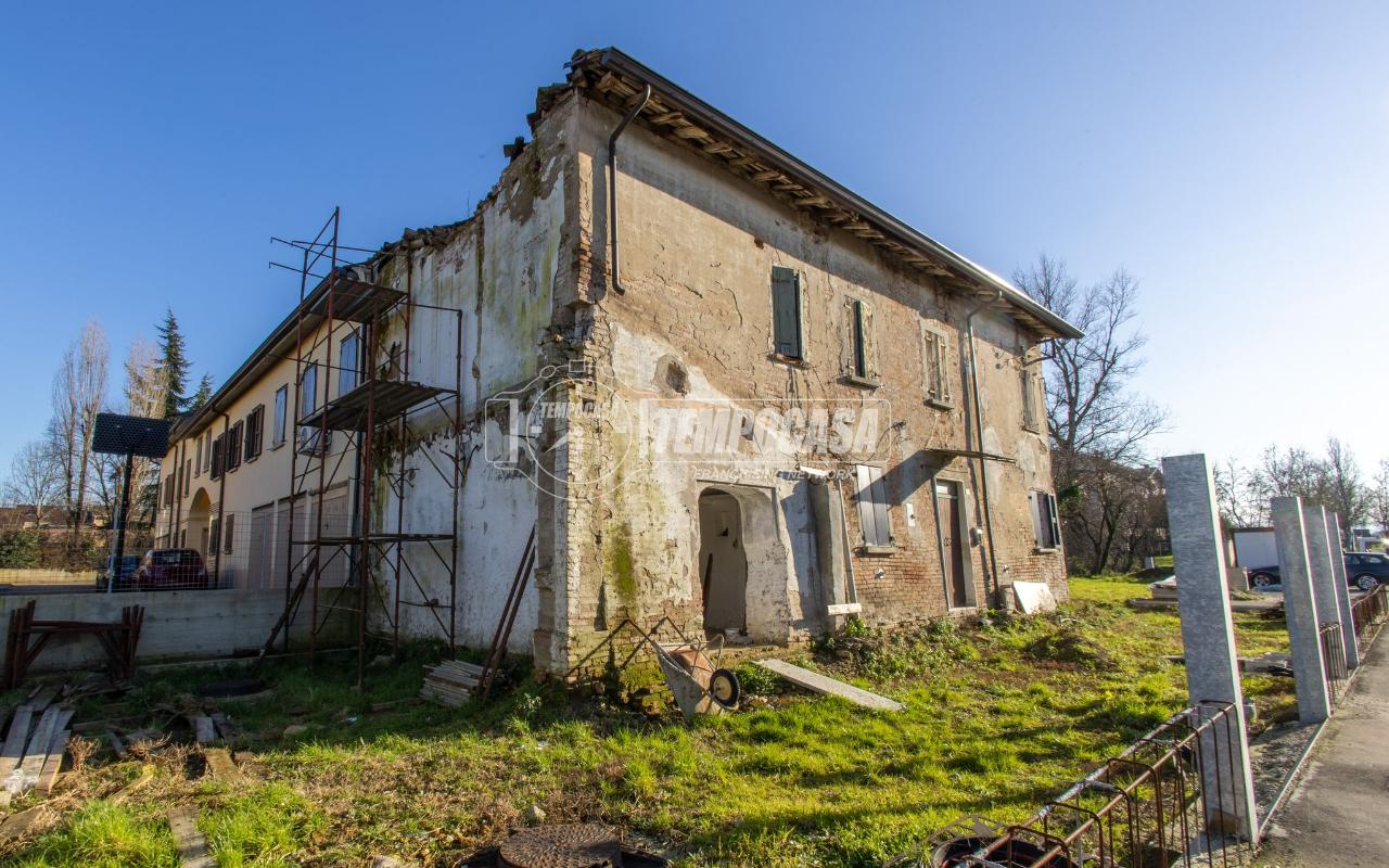 4-salle Appartement à Reggio Emilia, Italy No. 92001