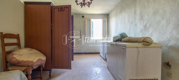 4-salle Appartement à Reggio Emilia, Italy No. 92001 13