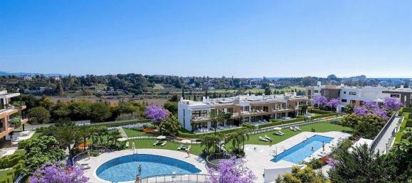 3 bedrooms Penthouse in Estepona, Spain No. 3080 2