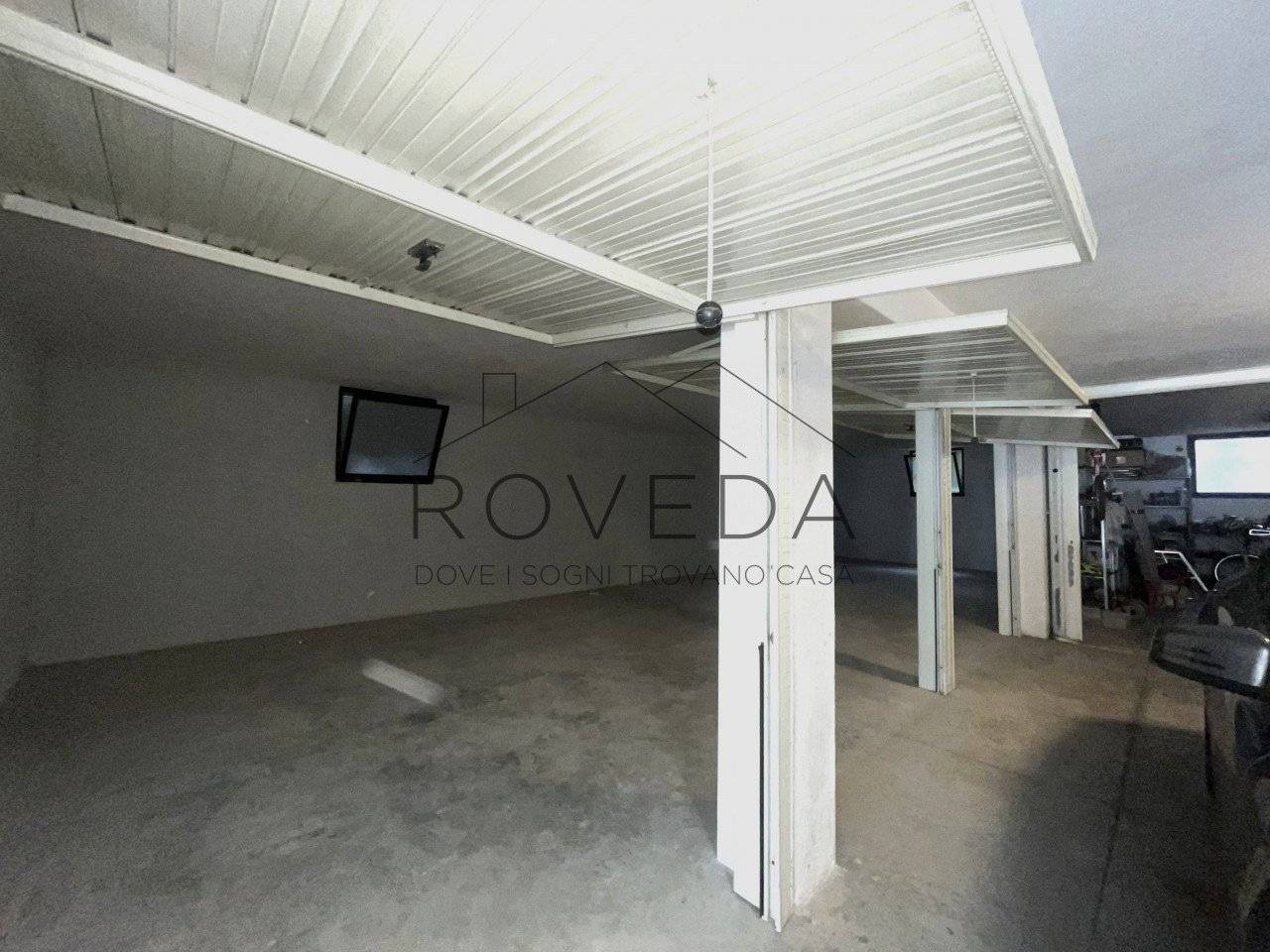 33m² Garage in Casier, Italy No. 293613