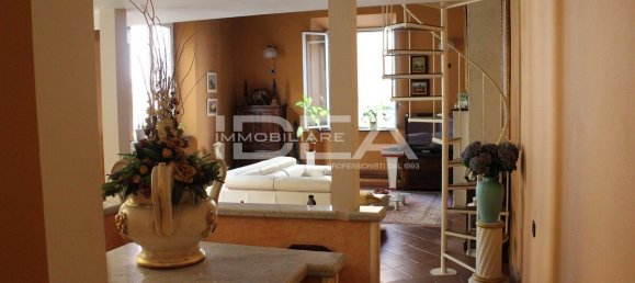 Apartamento T3 em Lucca, Italy N.º 11980 3