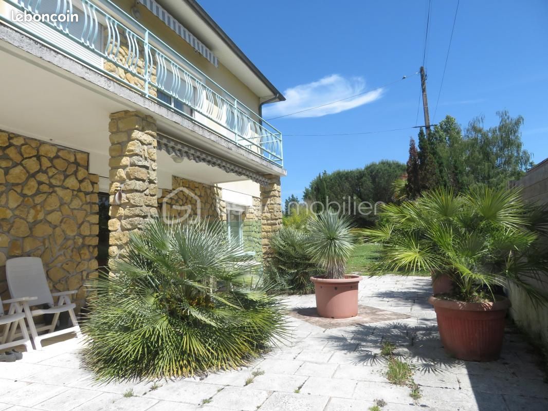 4 غرف نوم منزل في Montpon-Menesterol, France رقم 297817