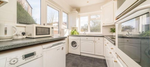 3 Schlafzimmer Haus in Surbiton, United Kingdom, Nr. 10230 4