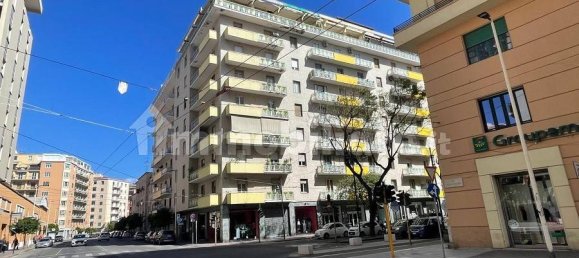 3 bedrooms Apartment in Cagliari, Italy No. 207282 4