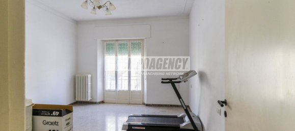3 rooms Apartment in Monte San Giusto, Italy No. 275060 2