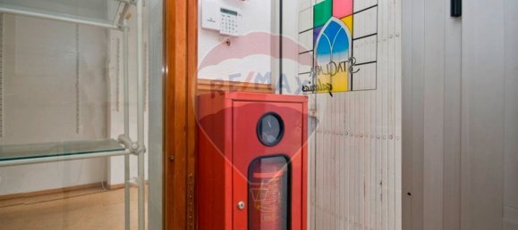 288m² Commercial property in Lisbon, Portugal No. 73886 26