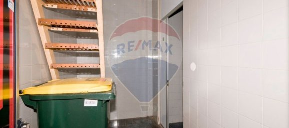 288m² Commercial property in Lisbon, Portugal No. 73886 13