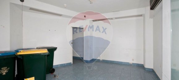 288m² Commercial property in Lisbon, Portugal No. 73886 11