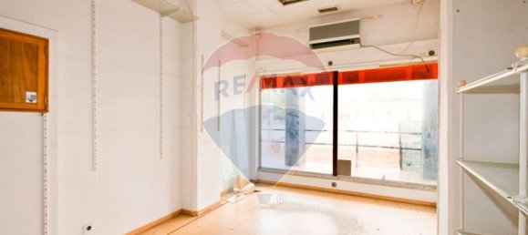 288m² Commercial property in Lisbon, Portugal No. 73886 19