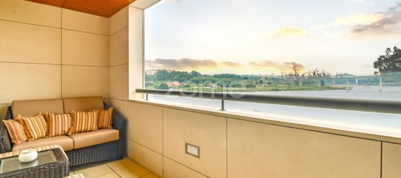 Квартира с 4 спальнями в Порту, Португалия № 324406 4