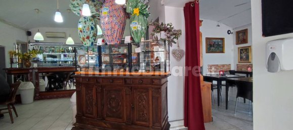 2-salle Propriété commerciale à Turin, Italy No. 47164 5