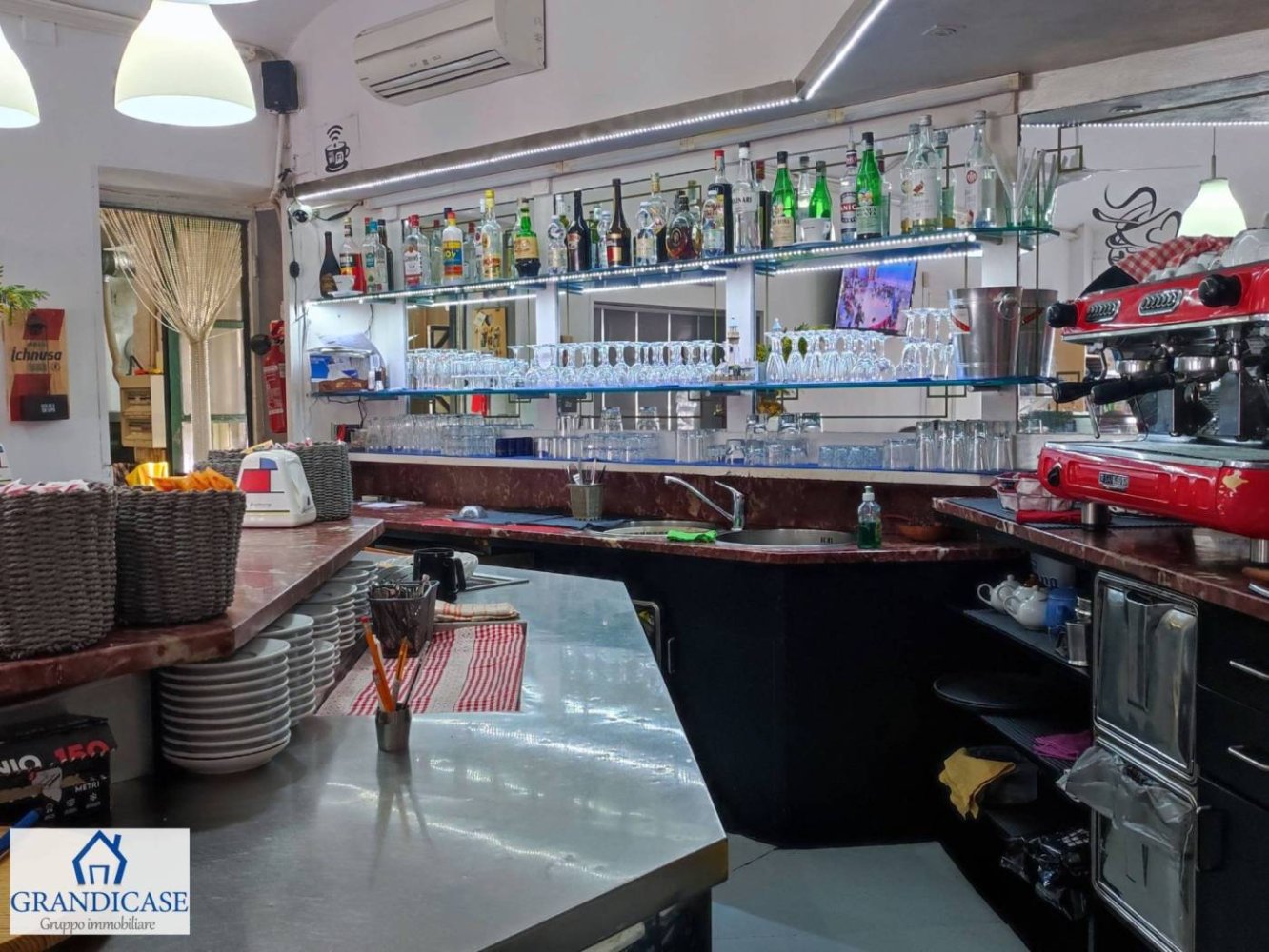 2-salle Propriété commerciale à Turin, Italy No. 47164