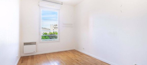 3 bedrooms Apartment in Bezons, France No. 166479 9