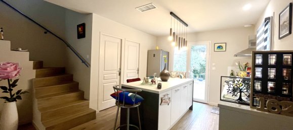 3 bedrooms House in Nyons, France No. 272962 5