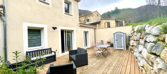 3 bedrooms House in Nyons, France No. 272962 2