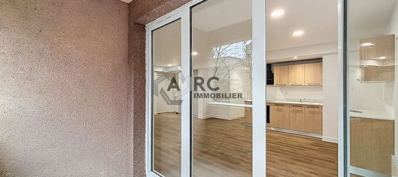 2 chambres Appartement à Orléans, France No. 53399 3