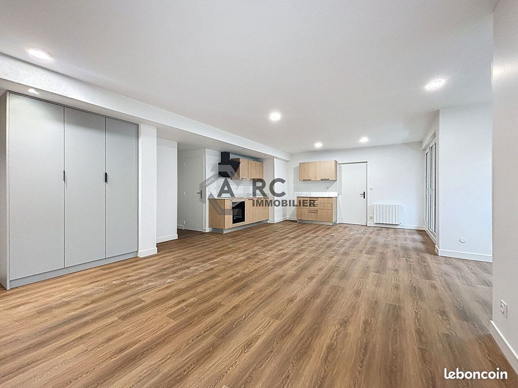 2 chambres Appartement à Orléans, France No. 53399