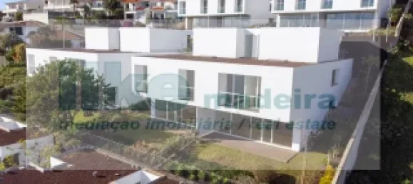 Casa de 3 dormitorios en Funchal, Portugal No. 18981 2