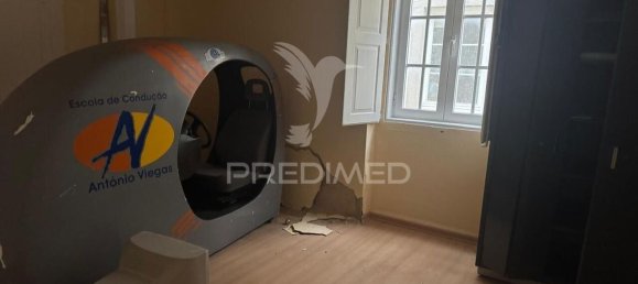 Здание с 6 спальнями в Фару, Португалия № 113160 12