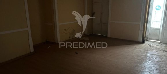 Здание с 6 спальнями в Фару, Португалия № 113160 9