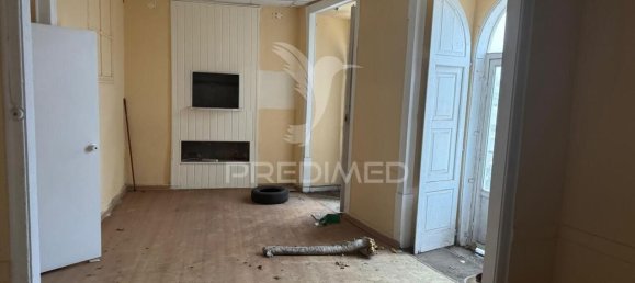 Здание с 6 спальнями в Фару, Португалия № 113160 16