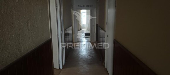 Здание с 6 спальнями в Фару, Португалия № 113160 13