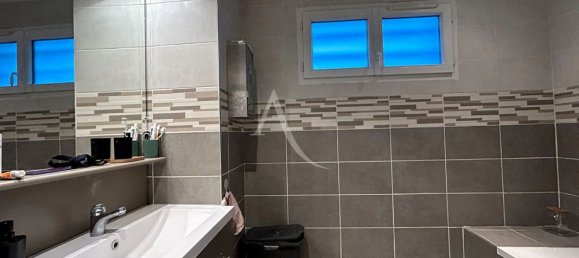 3 bedrooms House in Pontault-Combault, France No. 170222 13